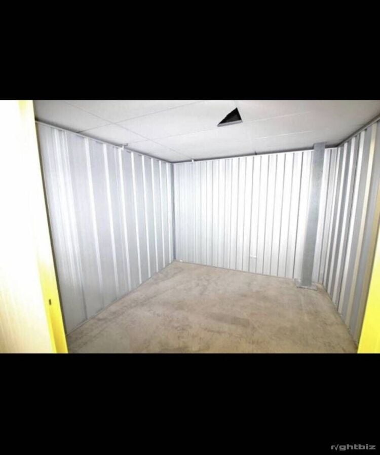 Prime Commercial Property with Spacious Storage Units, Ample Parking in Nottingham NG17 Photo 7
