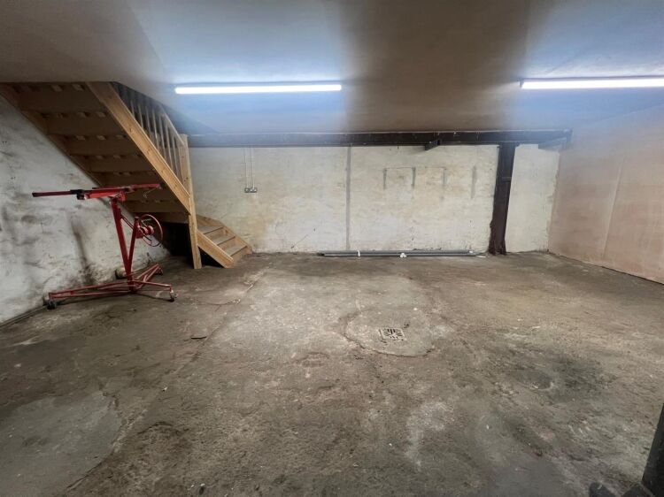 Versatile Two-Storey Workshop/Office Unit for Sale in Prime Clevedon Location Photo 7