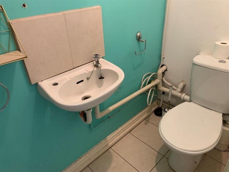 Prime Ground Floor Retail Unit Available for Rent on Busy Fishponds Road, Bristol Photo 7