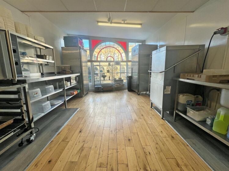 Two-Storey Café for Rent in Prime Bristol Location, Fully Fitted and Recently Refurbished Photo 7