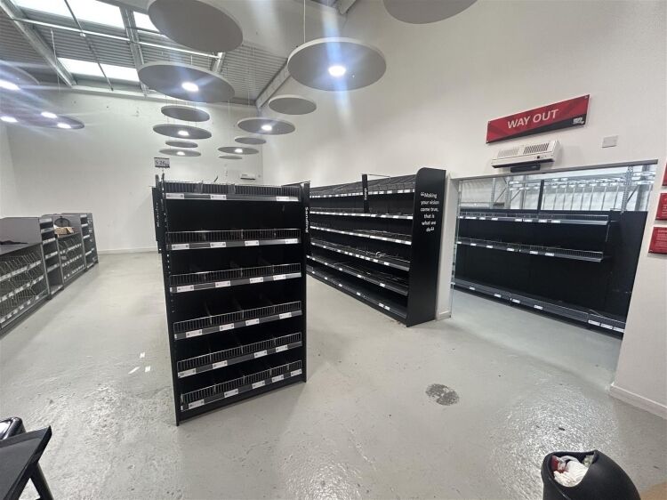 Versatile 6,913 sq ft industrial unit available to rent in vibrant Bristol location Photo 7
