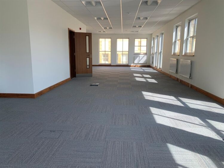 Impressive 5,975 sq ft office headquarters with 17 parking spaces in Almondsbury Business Park Photo 7