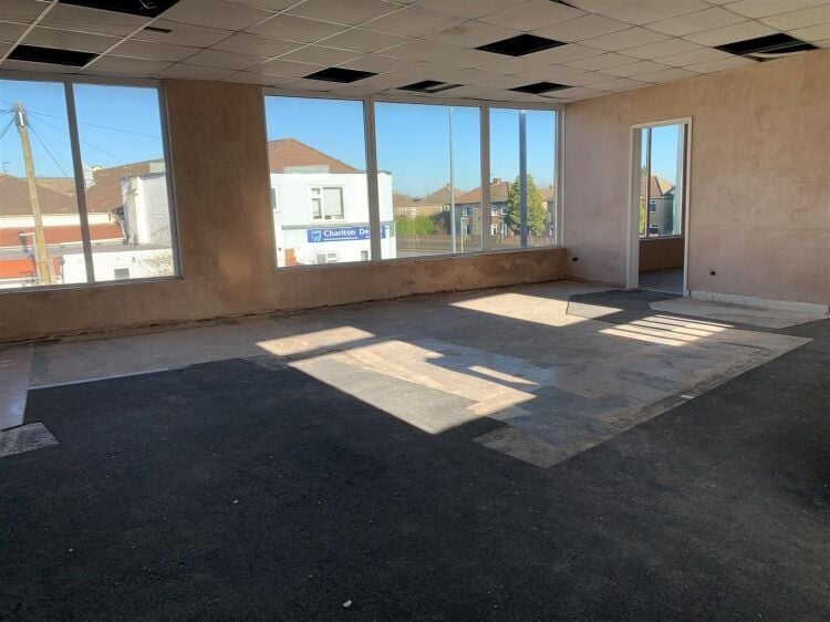 Spacious two storey commercial property with versatile 2,654 sq ft space in prime Bristol location Photo 7