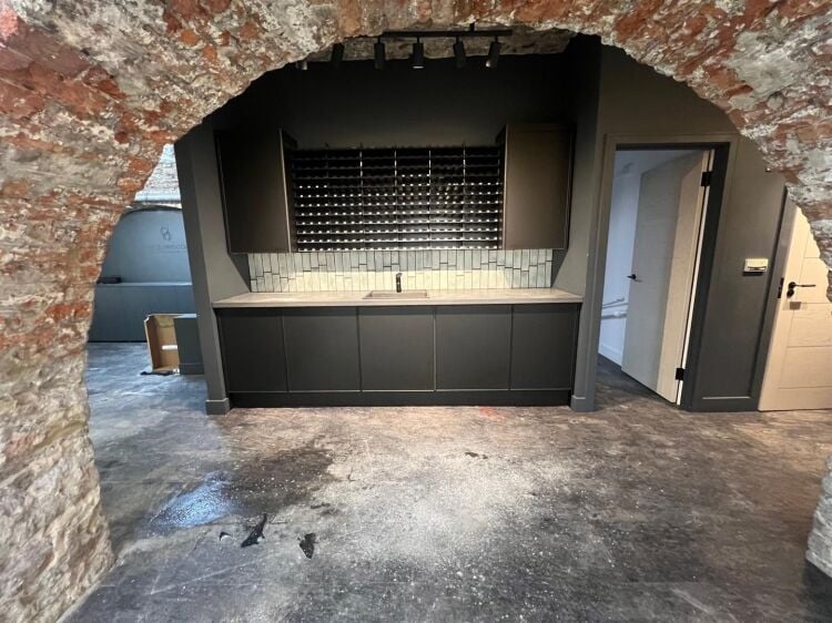 Contemporary ground floor commercial unit in prestigious mixed-use development in central Bristol Photo 7