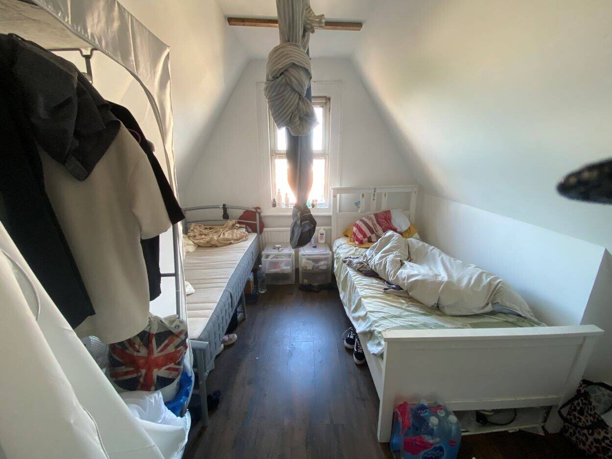 Mixed-Use Freehold Investment Property With Shop and Flat on Highgrove Street Reading Photo 7