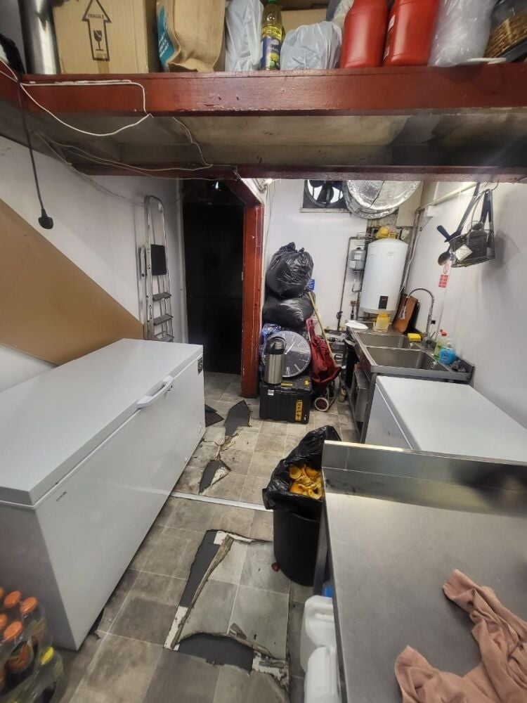 COFFEE SHOP, FAST FOOD & DRY CLEANERS BUSINESS FOR SALE IN EAST LONDON WITH REF CS0665 Photo 7