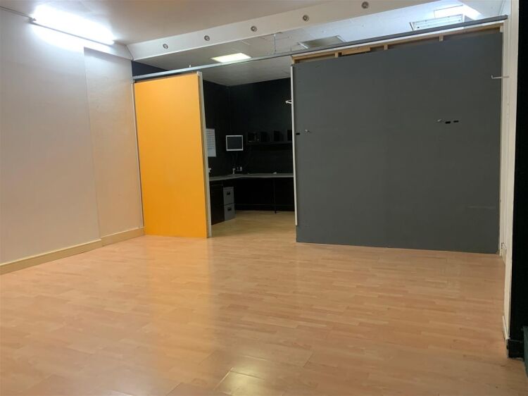 A ground floor retail unit of approximately 925 sq ft, located on hollway road, stockwood. the premises comprises an open plan front and rear shop are Photo 7