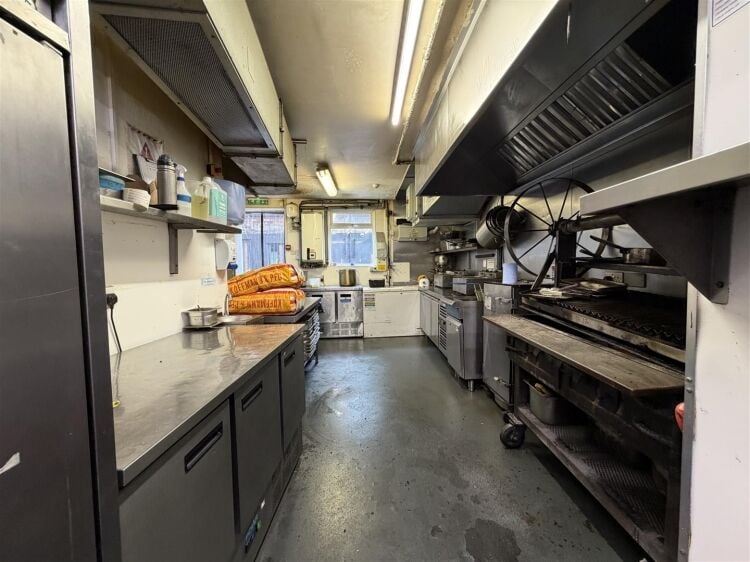 Stylish restaurant with basement in vibrant Colston Street, Bristol, offering 1,392 sq ft of space Photo 7