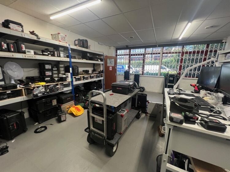 Modern two-storey commercial unit in East Bristol with sustainability upgrades and parking spaces Photo 7