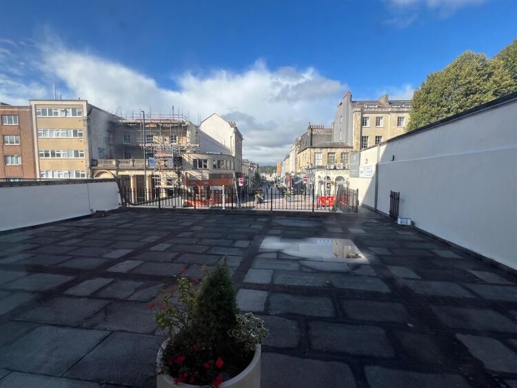 Ground floor offices for lease in Clifton Village, Bristol, available by Christmas 2025. Photo 7
