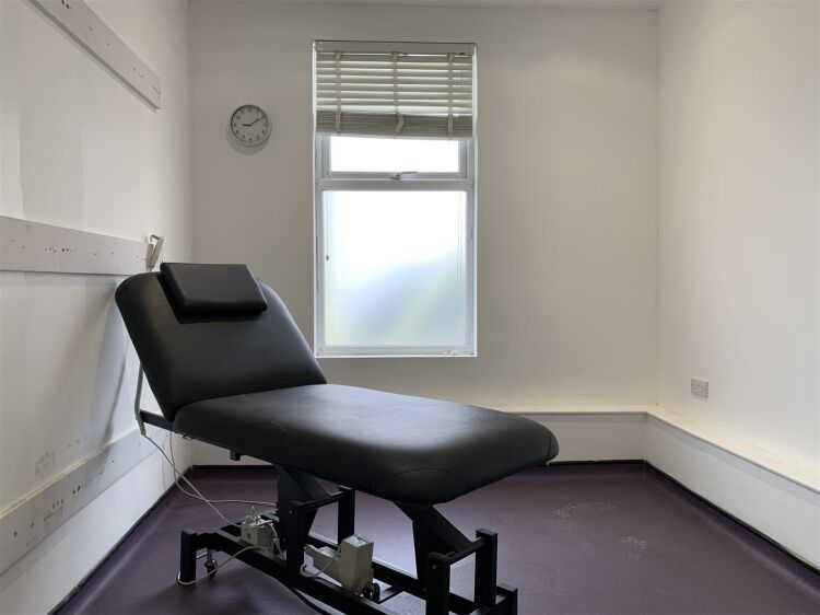 Ground Floor Retail Unit for Sale on Gloucester Road in Bristol Photo 7