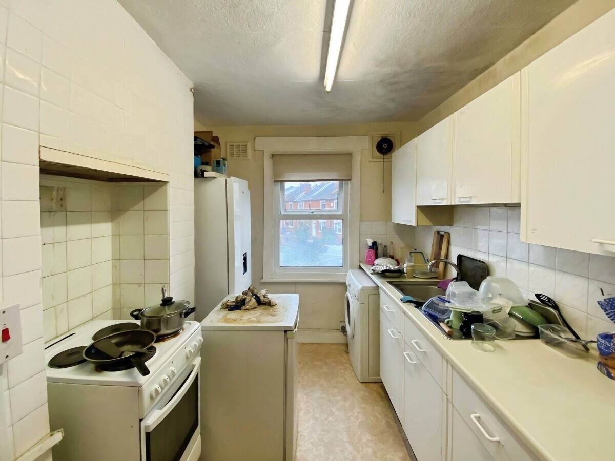 Freehold Mixed-Use Investment Property on Prospect Street Caversham Reading Available Photo 7