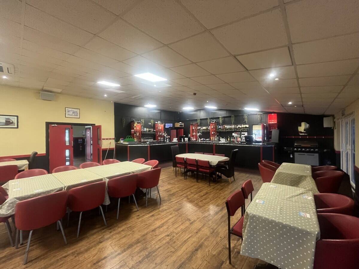 Freehold and Leasehold Bar & Diner, Owner’s Accommodation In Gorseinon For Sale Photo 7