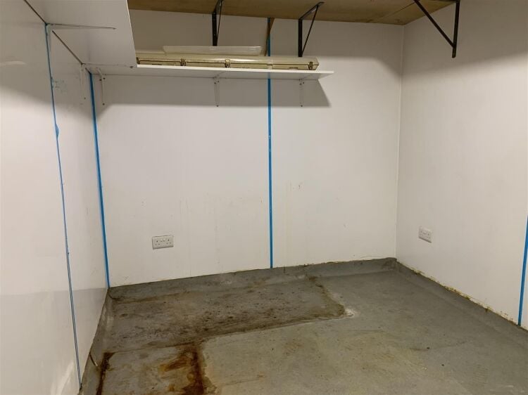 Ground floor takeaway unit for sale on Soundwell Road, Kingswood, Bristol Photo 7