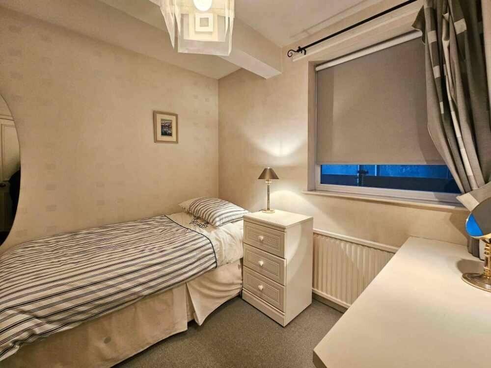 Mixed-Use Property for Sale in Brixham Harbour with Apartment and Retail Space Photo 7