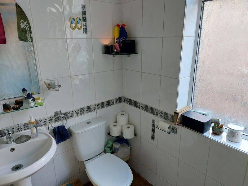 Mixed retail and residential investment property for sale in York North Yorkshire Photo 7