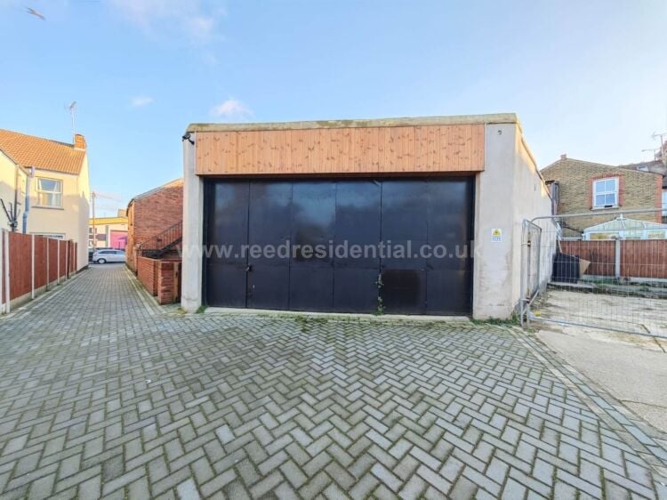 Industrial units and land for potential residential conversion in Westcliff on Sea Essex Photo 7