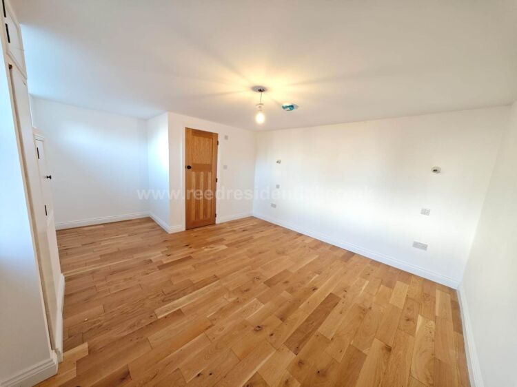 Mixed-use coach house with apartment and studios in Westcliff on Sea Essex for sale Photo 7