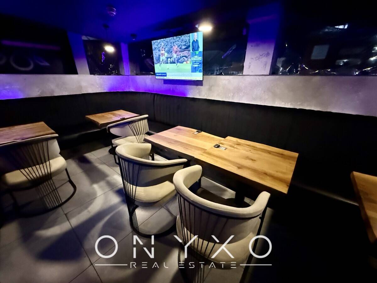Fully Fitted Restaurant & Shisha Lounge with Late Night License TOLET In Bedfordshire Photo 7