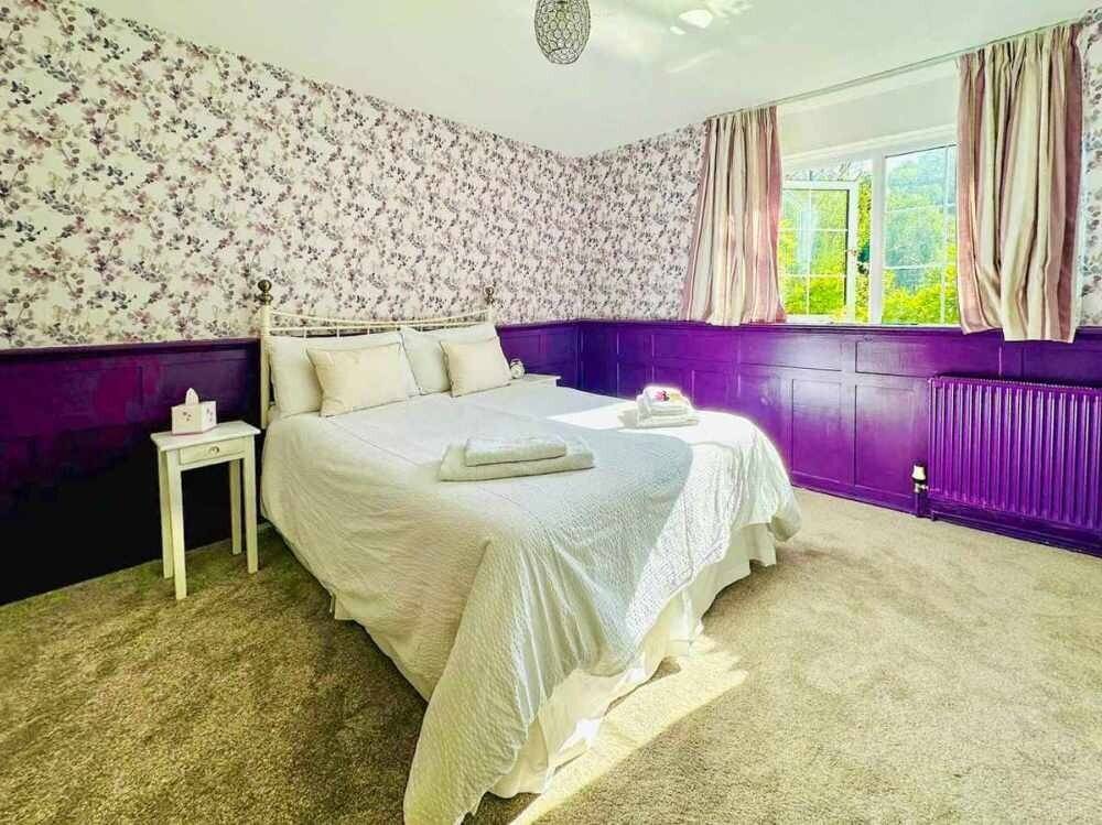 Eight-Bedroom Guest House Property for Sale in Tiverton, Devon with Development Potential Photo 7