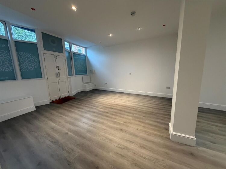 Modern Ground Floor Office Space for Sale in Bristol Opposite Co-Operative Supermarket Photo 7