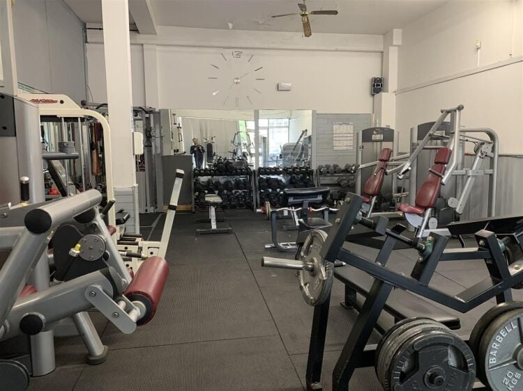 Former gym for sale in Bristol, 3,300 sq ft on Brislington Hill, ideal for various uses. Photo 7