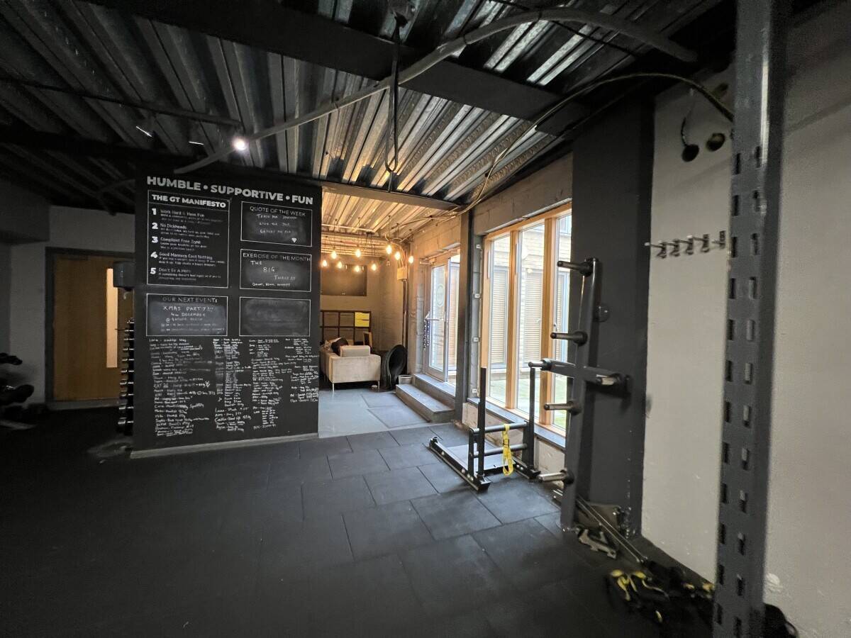Former Gym / Fitness Studio To Let Photo 8