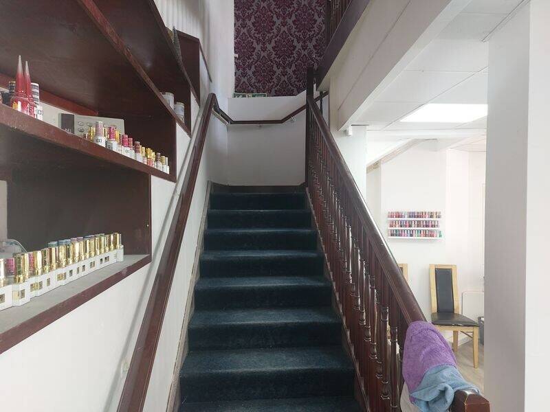 Spacious First Floor Room TO LET above a Nail Bar, Acomb Court, Acomb, York, YO24 3BJ Photo 7