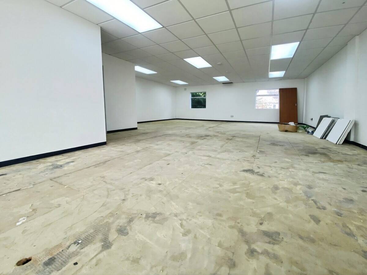 Office and Light Industrial Space for Sale in Caversham, Reading, Berkshire, 2,200 sq ft Photo 7