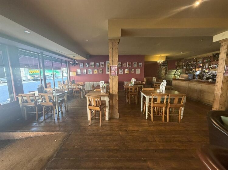 Fully fitted 2,300 sq ft restaurant lease available in Bristol with commercial kitchen and seating. Photo 7