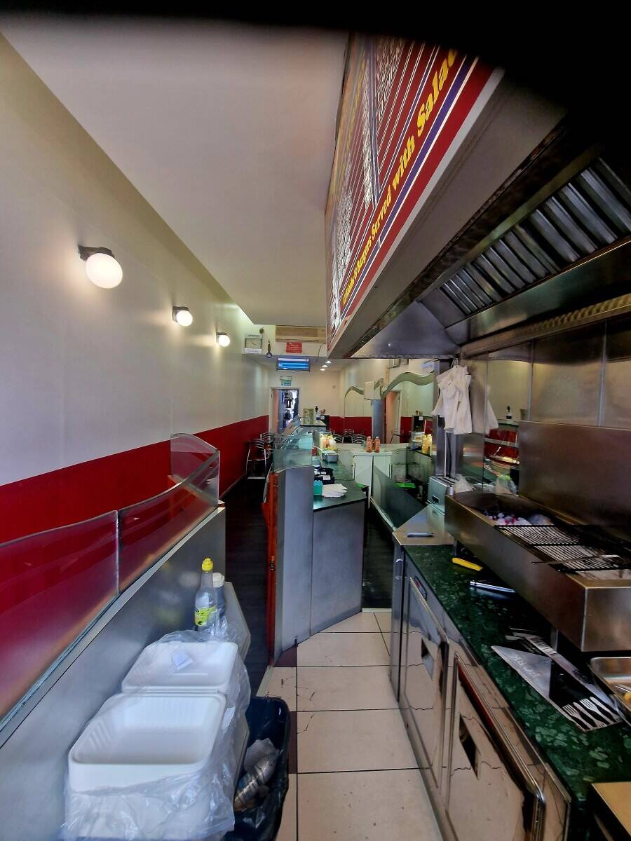 Takeaway for Sale in City of London with Late Licence and Low Rent Photo 7