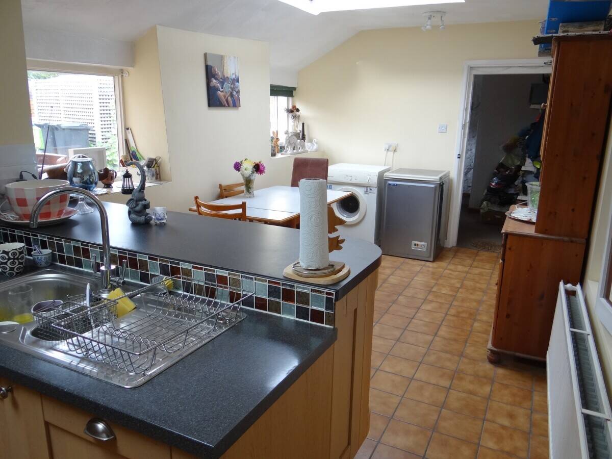 Village Stores and Post Office in Axbridge Somerset with retail space and family accommodation Photo 7