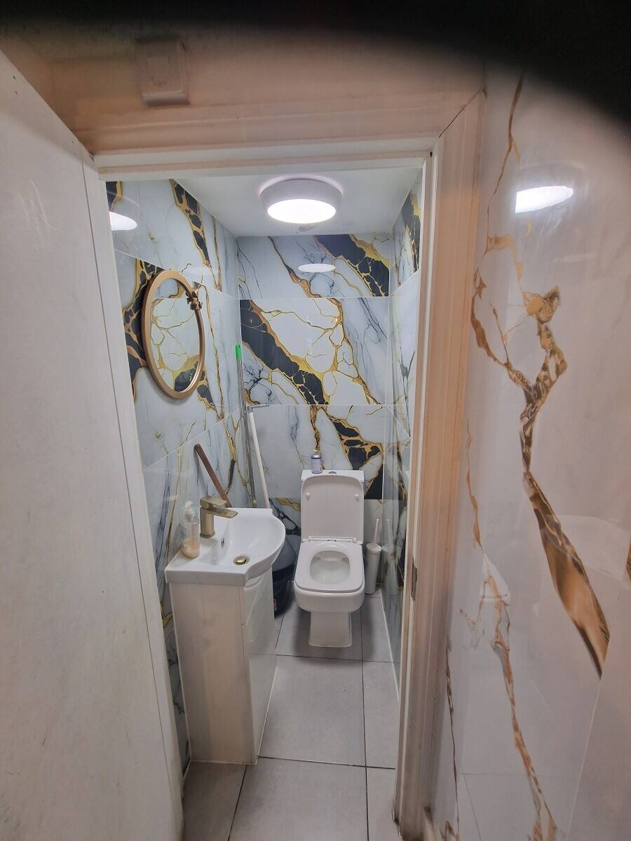 Café Restaurant with Shisha Terrace and Alcohol License in Prime Kilburn Location Photo 7