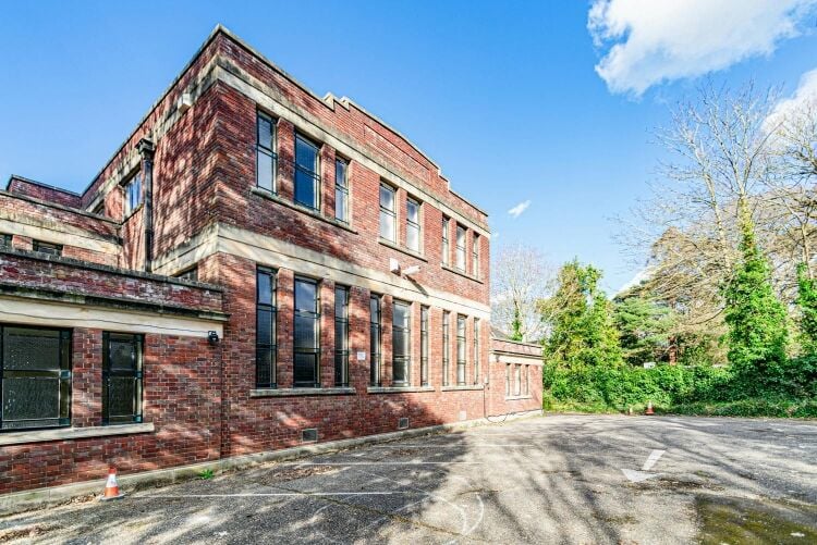 For Sale - Prominent Detached Former Church - 13,719 Sq Ft Photo 7