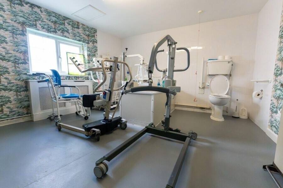 Renovated former care home in Westbury Wiltshire with 28 beds and three first-floor flats Photo 7