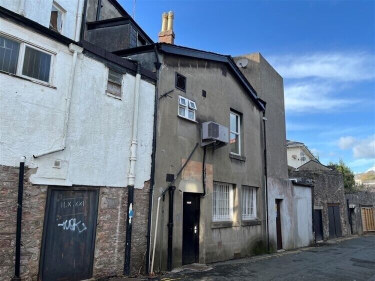 Prime Freehold Public House in Torquay Ready for Instant Exchange Photo 7