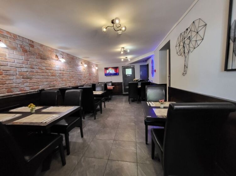 Turnkey Mediterranean Restaurant for Sale in North London with 50 Covers and Fully Fitted Kitchen Photo 7