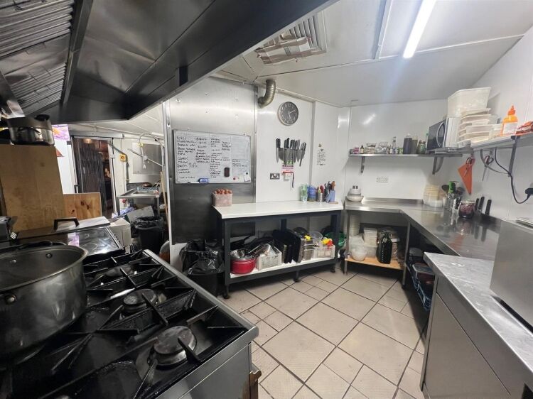A fully fitted and licensed restaurant of approximately 900 ft², located on the high street in henleaze. the restaurant benefits from a fully equ Photo 7