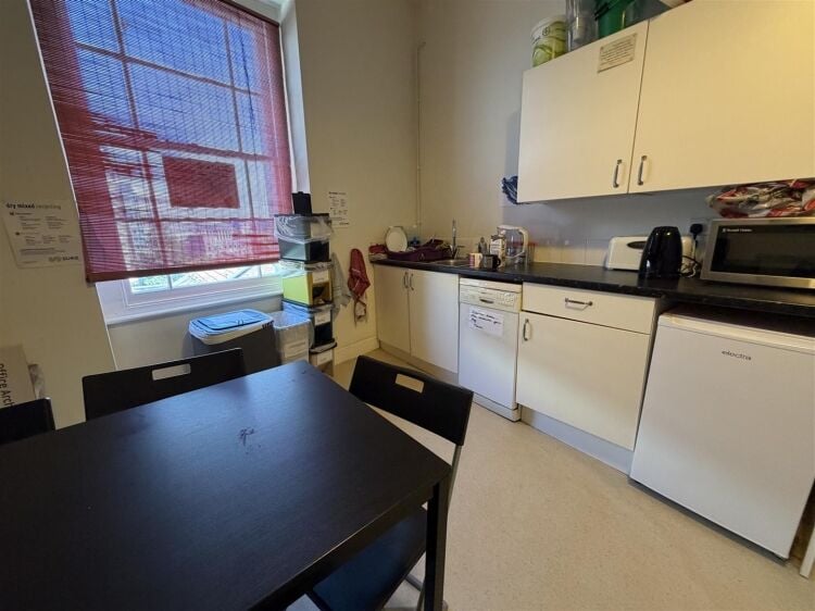 Commercial property in Bristol with café, office space, and pottery studio featuring parking Photo 7
