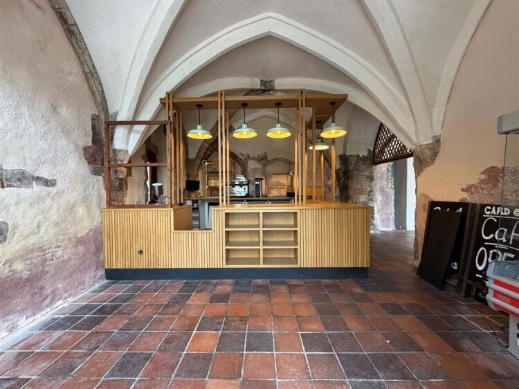 Grade II Listed Property for Sale in Bristol City Centre, Ideal for Café or Similar Business Photo 7