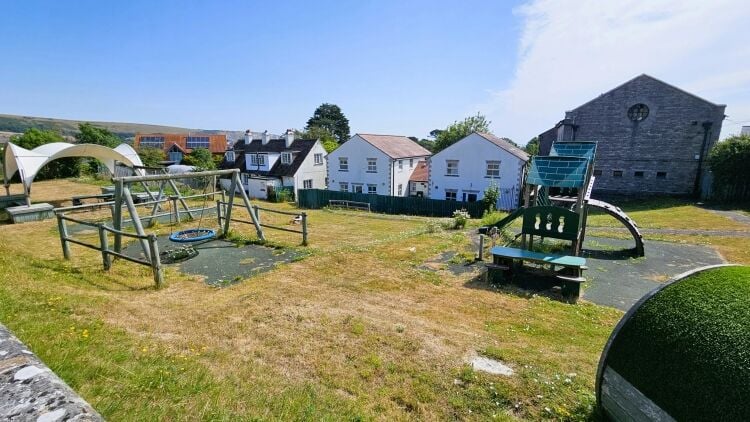 Former S.E.N. School on 4.4 Acres in Swanage Dorset Suitable for Community Uses Photo 7