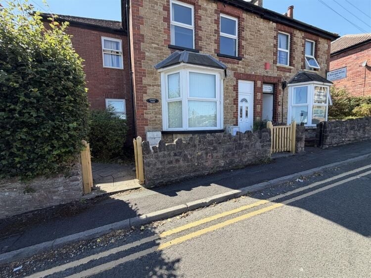 A well presented and recently redecorated offices extending to approximately 537 sq ft (net internal area). the accommodation provides flexible space Photo 7