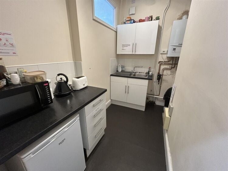 Grade II Listed Second Floor Office for Sale in Central Bristol Near City Centre Photo 7