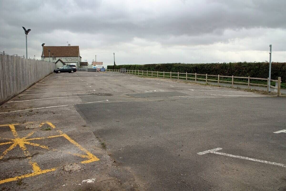 Prime Cardiff Airport Secure Parking Business with Bonus Pub for Sale Photo 7