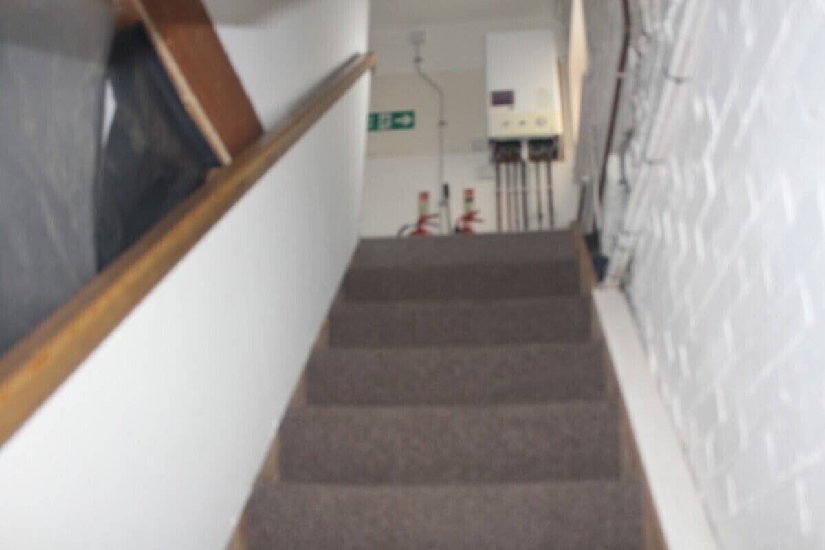 To Let Warehouse / Works with Offices 4500 sq feet in Glossop Photo 7