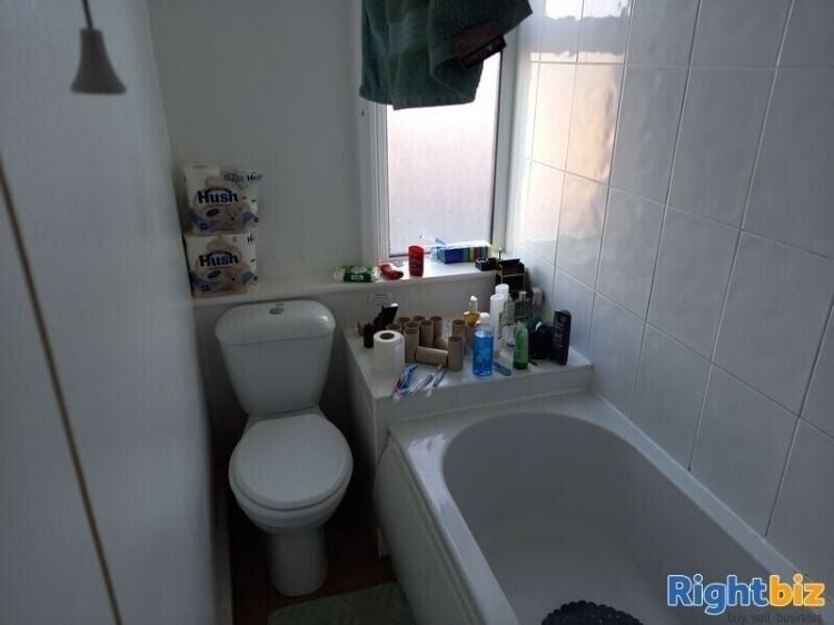 Discounted Investment Opportunity! Mixed Retail and Residential Property in Holgate, York Photo 7