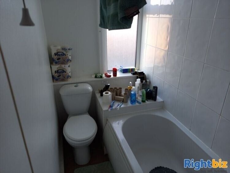 Discounted Investment Opportunity! Mixed Retail and Residential Property in Holgate, York Photo 7