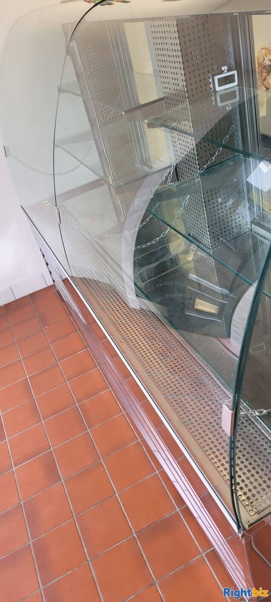 Prime Commercial Fishmonger/Butcher Shop in Waltham Abbey Essex, High Footfall, Excellent Growth Pot Photo 7