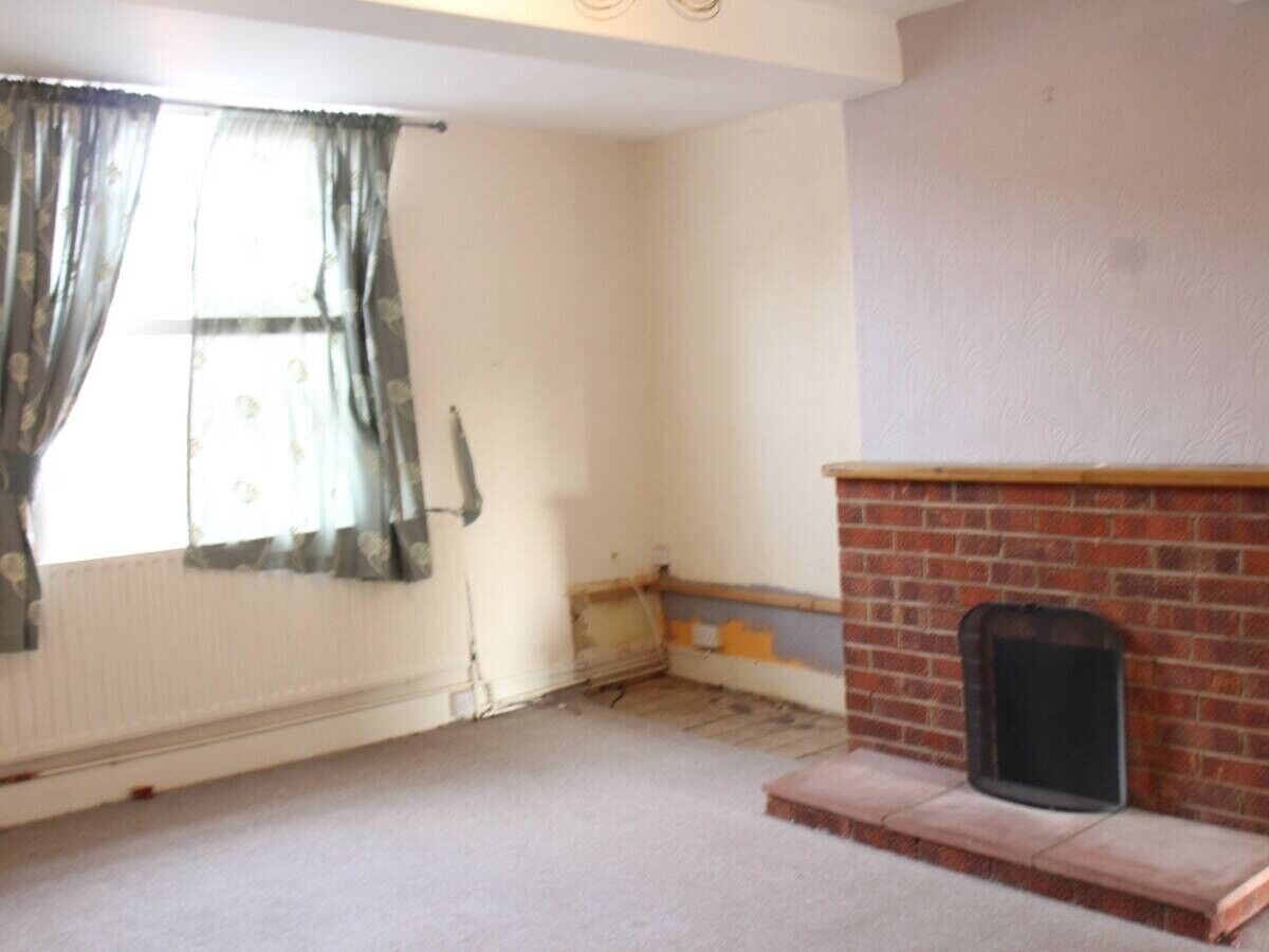 Five-Bedroom Pub in Nottinghamshire, Perfect for Transformation, Close to Newark Centre Photo 8
