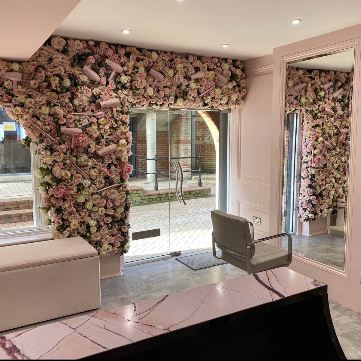 Rent Award-Winning, Fully Fitted Salon in South Woodham Ferrers Essex Photo 8